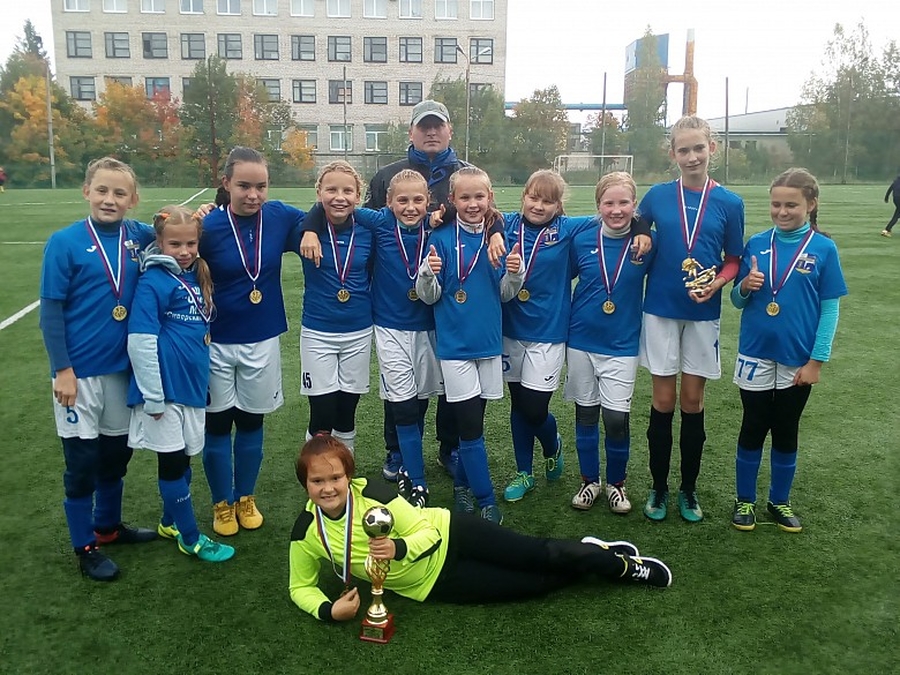 Юные футболистки из Гатчинского района- лучшие в Ленобласти